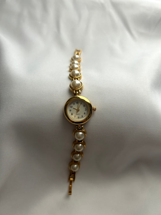 Quartz pearl watch